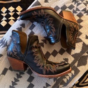 Ariat Dixon Booties